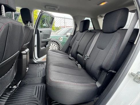 Used 2011 GMC Terrain SLE FWD image 17