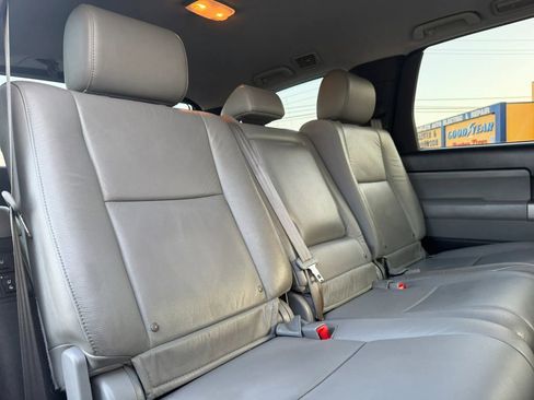 Used 2015 Toyota Sequoia SR5 w/ Premium Package RWD image 20