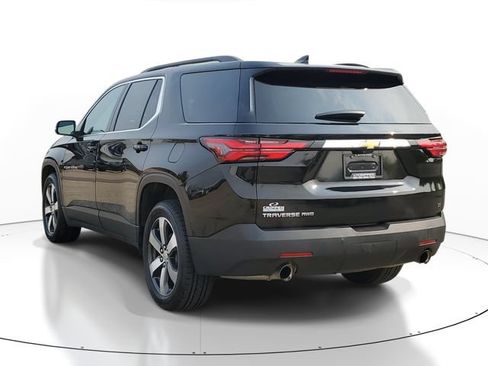 Used 2023 Chevrolet Traverse LT w/ LT Premium Package AWD/4WD image 3