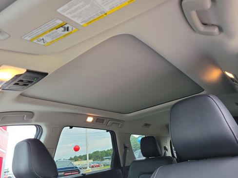 Certified 2022 Nissan Pathfinder Platinum w/ Cargo Package image 17