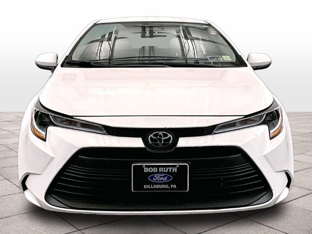 Used 2025 Toyota Corolla LE FWD image 3