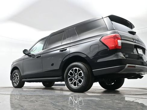 Used 2024 Ford Expedition XLT image 31