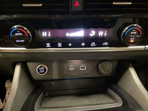 Used 2022 Nissan Rogue SV image 21