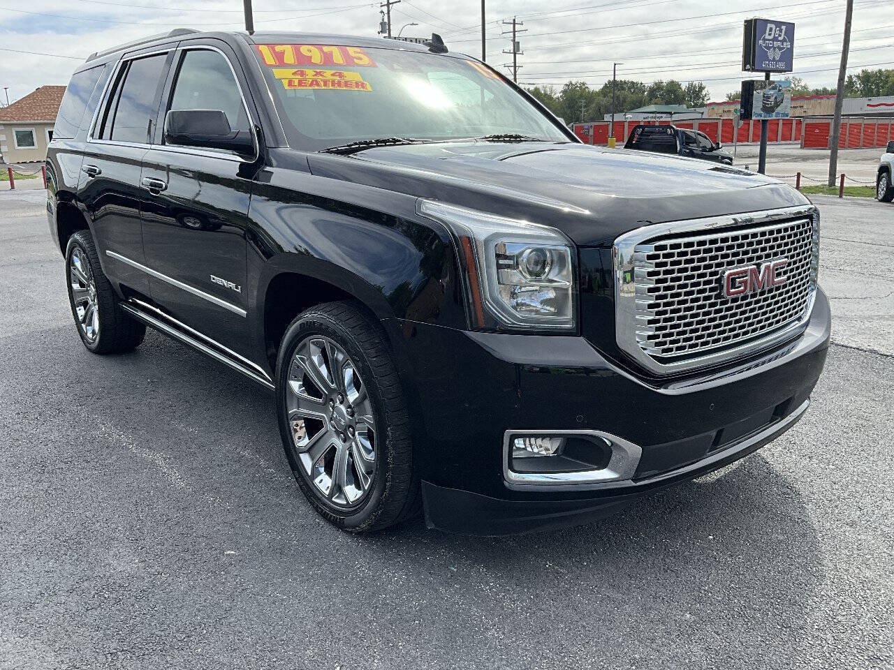 Used 2015 GMC Yukon Denali w/ Premium Package AWD/4WD image 7