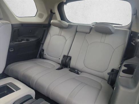 Used 2025 Honda Pilot Touring image 28