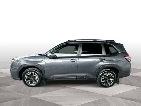 Used 2025 Subaru Forester Premium AWD/4WD image 5