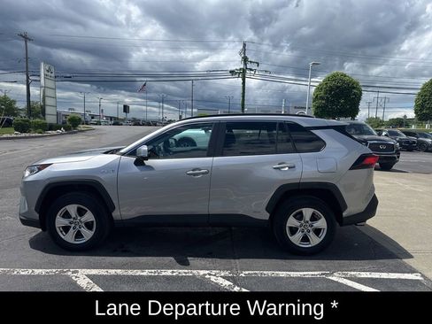 Used 2021 Toyota RAV4 XLE AWD/4WD image 13