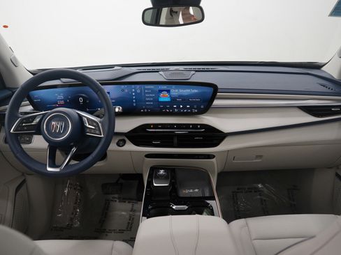 Used 2025 Buick Enclave Avenir image 19