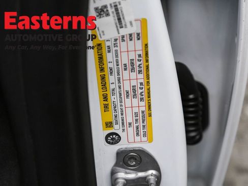 Used 2023 Tesla Model 3 Standard Range image 32