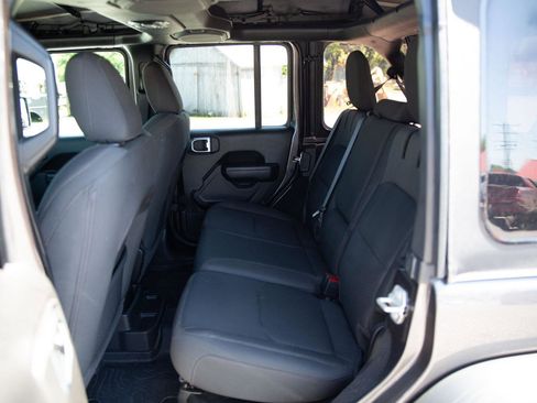Used 2023 Jeep Wrangler Unlimited AWD/4WD image 21