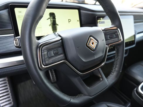 Used 2023 Rivian R1T Adventure image 34