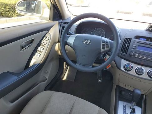 Used 2010 Hyundai Elantra GLS image 7