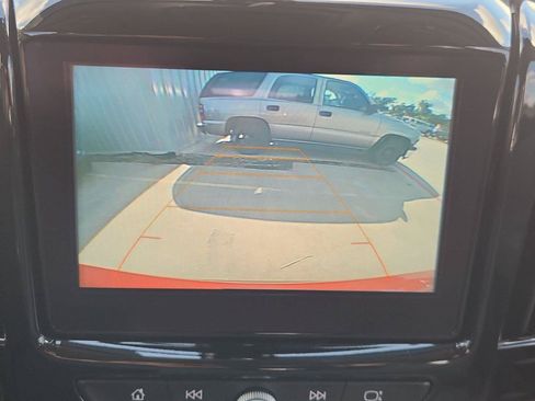 Used 2018 Chevrolet Traverse LT FWD image 14