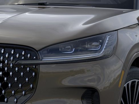 New 2026 Lincoln Aviator Black Label w/ Dynamic Handling Package AWD/4WD image 18
