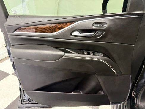 Used 2023 Cadillac Escalade ESV Sport Platinum image 17