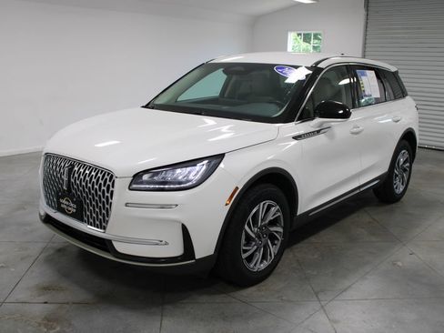 Used 2023 Lincoln Corsair FWD image 4