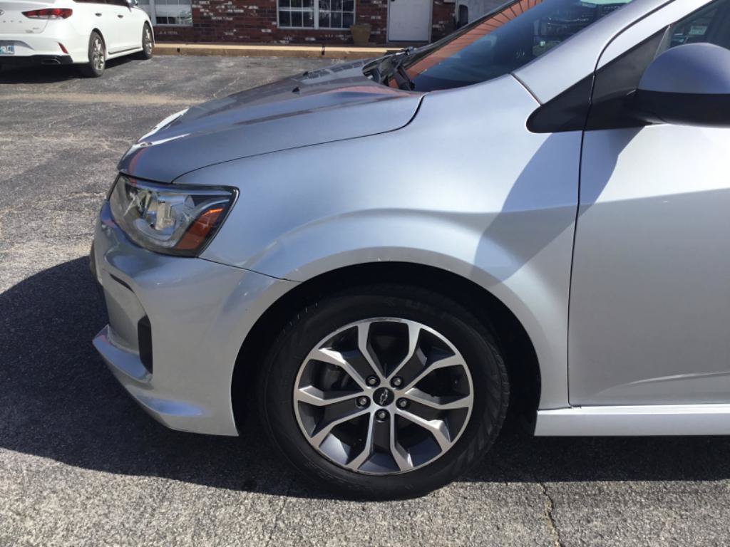 Used 2018 Chevrolet Sonic LT w/ RS Package FWD image 23