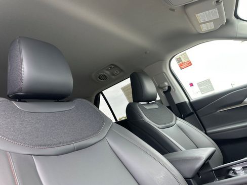 New 2026 Ford Explorer Active RWD image 18
