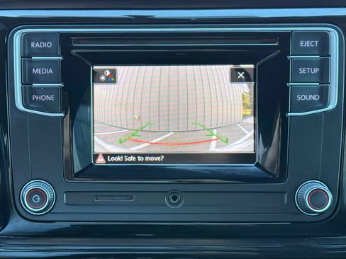 Used 2018 Volkswagen Beetle 2.0T S FWD image 12