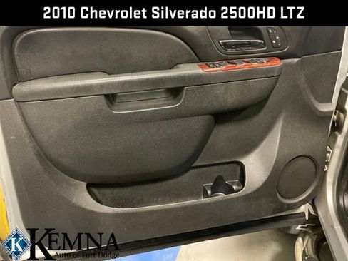 Used 2010 Chevrolet Silverado 2500 LTZ w/ Convenience Package image 12