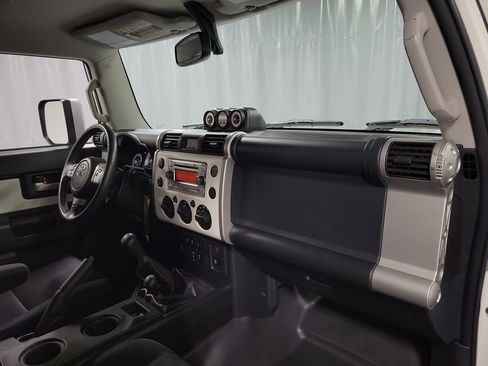 Used 2014 Toyota FJ Cruiser 4WD w/ Upgrade Package image 27