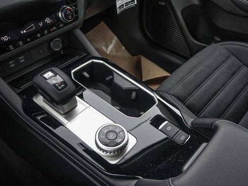 New 2025 Mitsubishi Outlander AWD image 37