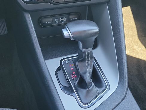 Used 2018 Kia Niro LX FWD image 24