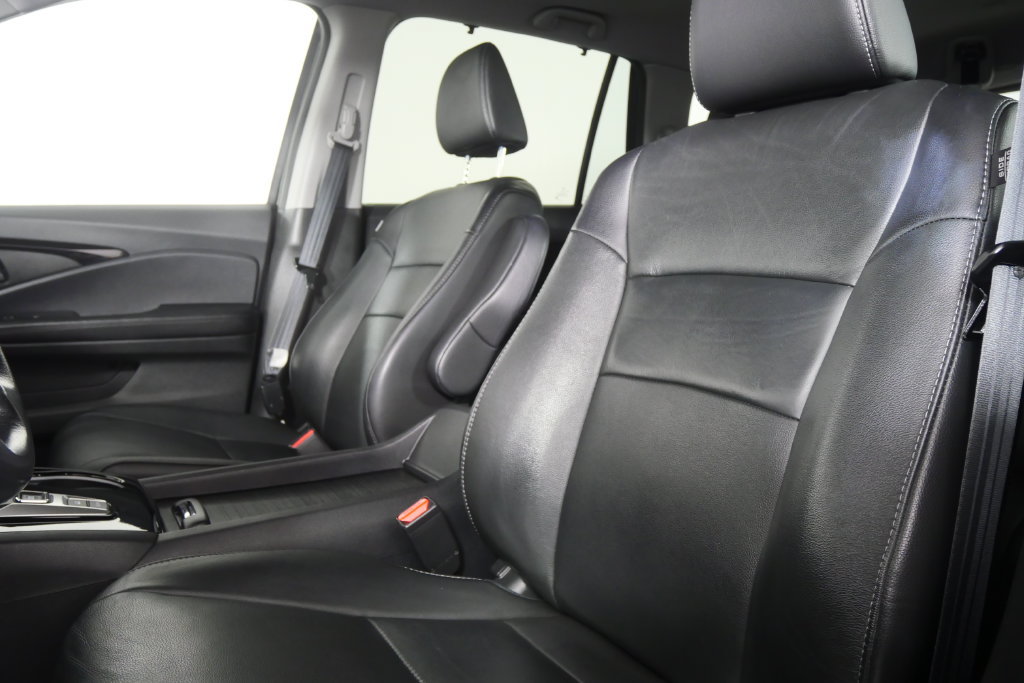 Used 2019 Honda Pilot Touring image 12
