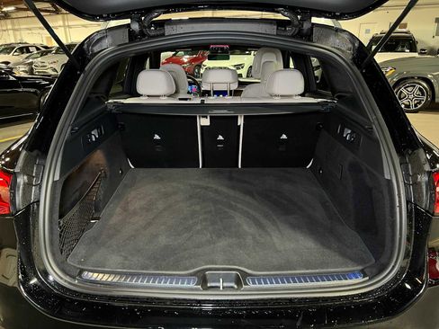 Used 2025 Mercedes-Benz GLC 300 4MATIC image 17