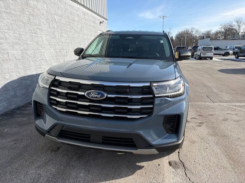 Used 2025 Ford Explorer Active image 7
