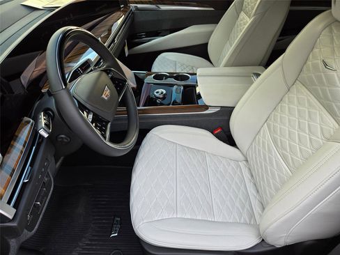 New 2026 Cadillac Escalade Platinum Sport w/ LPO, ONYX Package AWD/4WD image 11