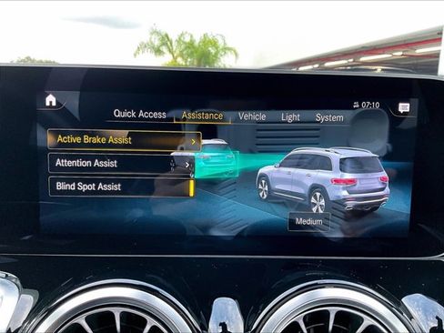 Used 2020 Mercedes-Benz GLB 250 image 24