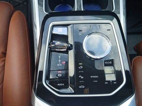Used 2024 BMW 760i xDrive w/ Premium Package 2 AWD/4WD image 22