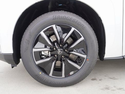 New 2026 Toyota bZ XLE Plus image 19