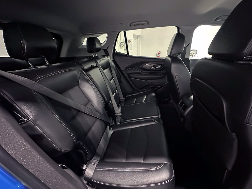 Used 2024 GMC Terrain SLT AWD/4WD image 25
