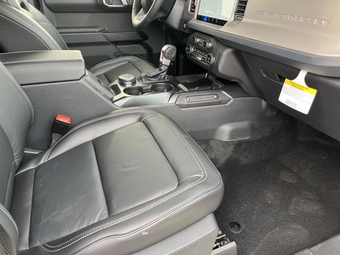 New 2025 Ford Bronco Outer Banks AWD/4WD image 14