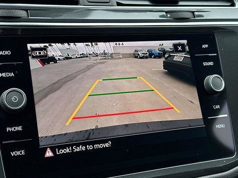 Used 2022 Volkswagen Tiguan SE R-Line image 23