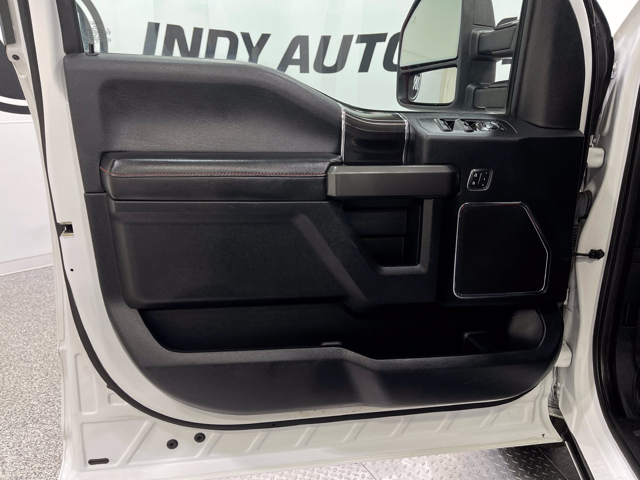 Used 2018 Ford F150 Lariat w/ Equipment Group 502A Luxury AWD/4WD image 14
