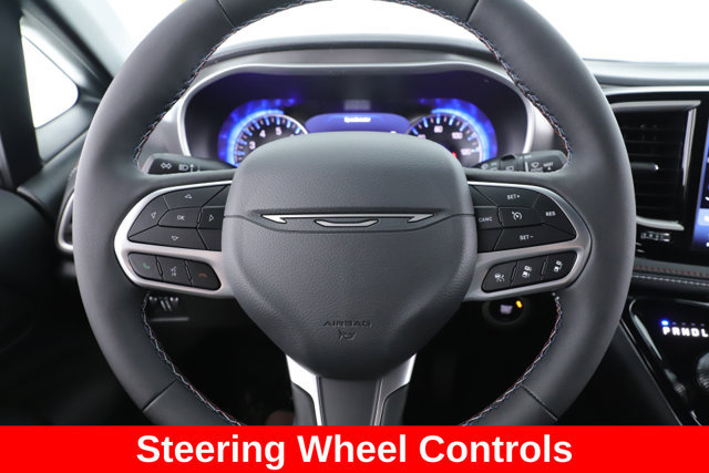 New 2027 Chrysler Pacifica Select FWD image 22
