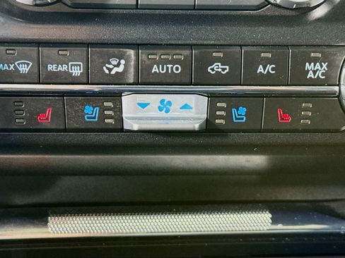Used 2023 Ford F150 Lariat w/ Equipment Group 502A High AWD/4WD image 21