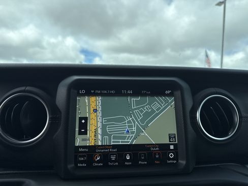 Used 2020 Jeep Wrangler Unlimited Sahara AWD/4WD image 24