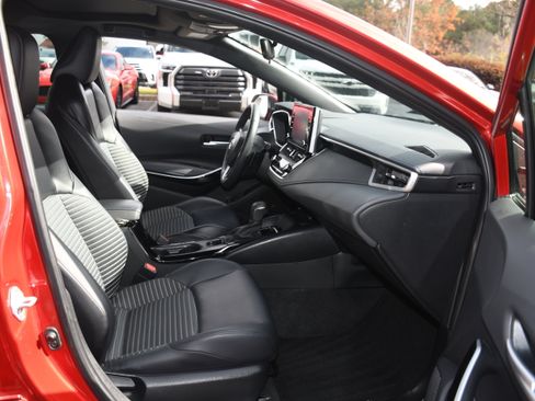 Used 2021 Toyota Corolla XSE image 18