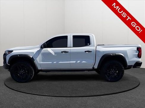 Used 2024 Chevrolet Colorado Trail Boss w/ Technology Package image 2