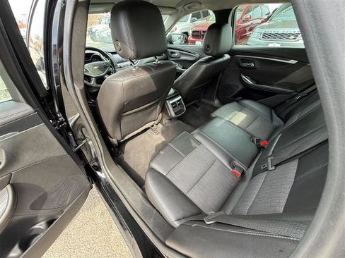 Used 2017 Chevrolet Impala LT image 21