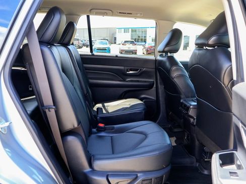 Used 2024 Toyota Grand Highlander FWD image 12