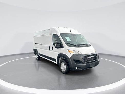 Used 2026 RAM ProMaster 2500 w/ Convenience Group FWD image 2