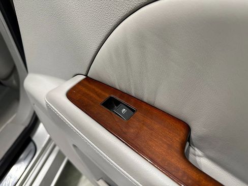 Used 2005 Cadillac STS V8 w/ Preferred Equipment Group image 14