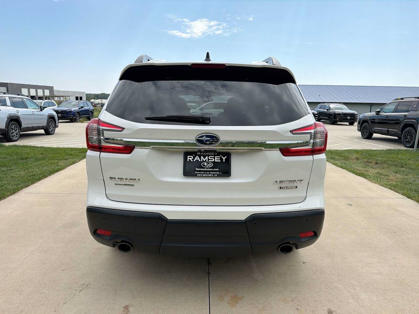 Used 2025 Subaru Ascent Touring AWD/4WD image 5