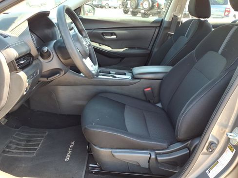 Used 2024 Nissan Sentra SV FWD image 3