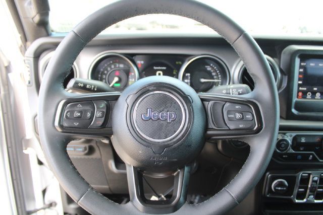 Used 2023 Jeep Wrangler Unlimited AWD/4WD image 20